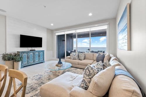 Beachside Haven - Image 1