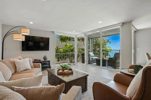 Riviera Bay Dreams - Image 3