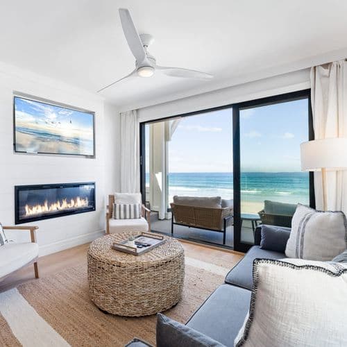 Entire Upper Oceanfront Rooftop Masterpiece - Image 1