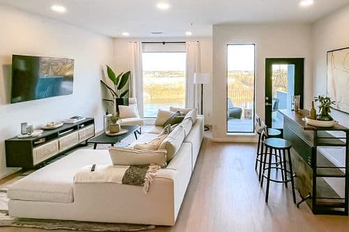 Eve Condo #505 - Image 3