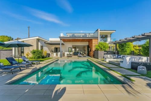 Coastal Paradise - Image 1