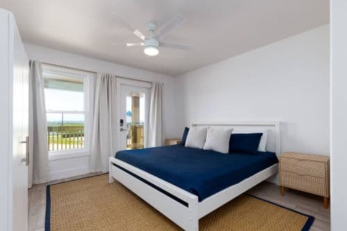 Skiff House - Image 3