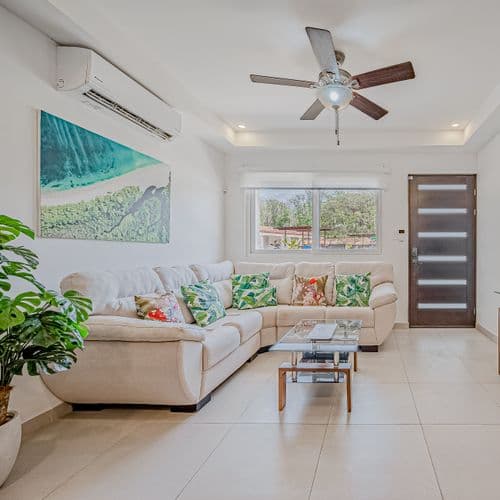 Jacarandas Home - Image 1
