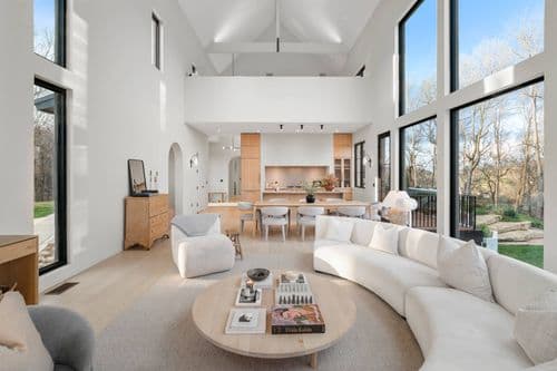 Hilltop Hideaway - Image 3