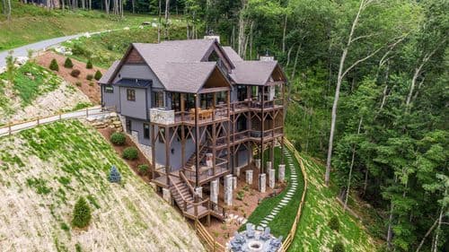 Livin' Lodge - Image 1
