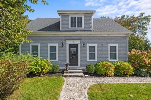 Cross Street Retreat - Image 2