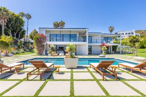 Malibu Sunset Oasis - Image 2
