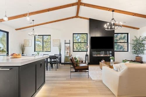 Bear's Retreat - Image 3