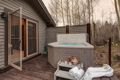 Moose Den - Image 2