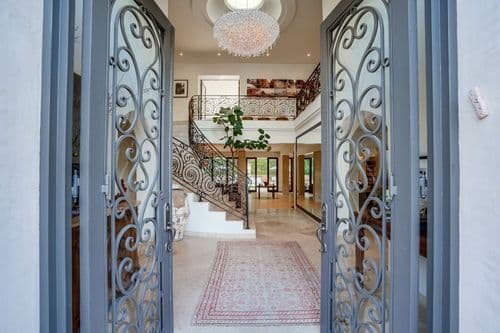 Alta Place  - Image 2