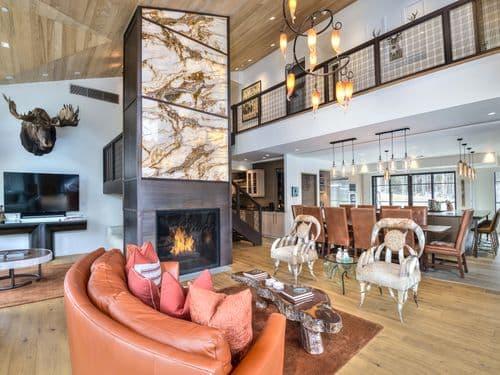 Golden Peak Penthouse - Image 3