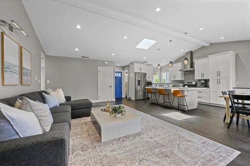 Pacific Beach Retreat - Image 2