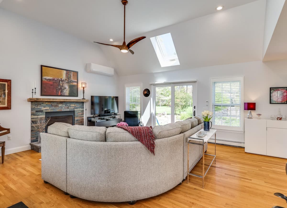 Take a Minott - Image 8