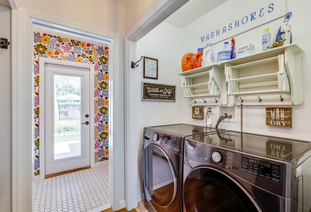 Take a Minott - Image 16