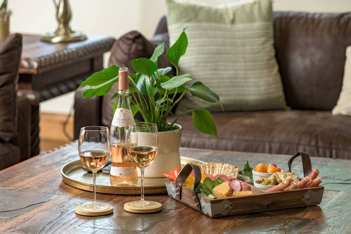 Four Sisters - Image 22