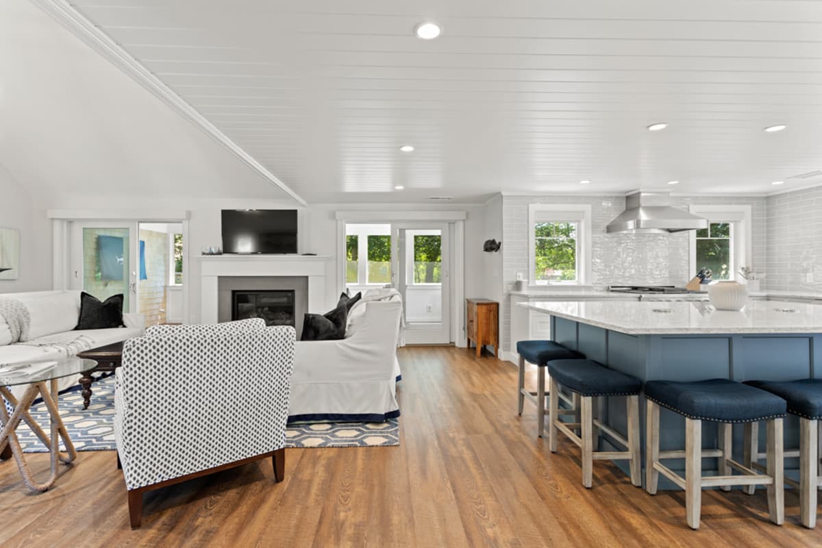 Meeting House - Image 7