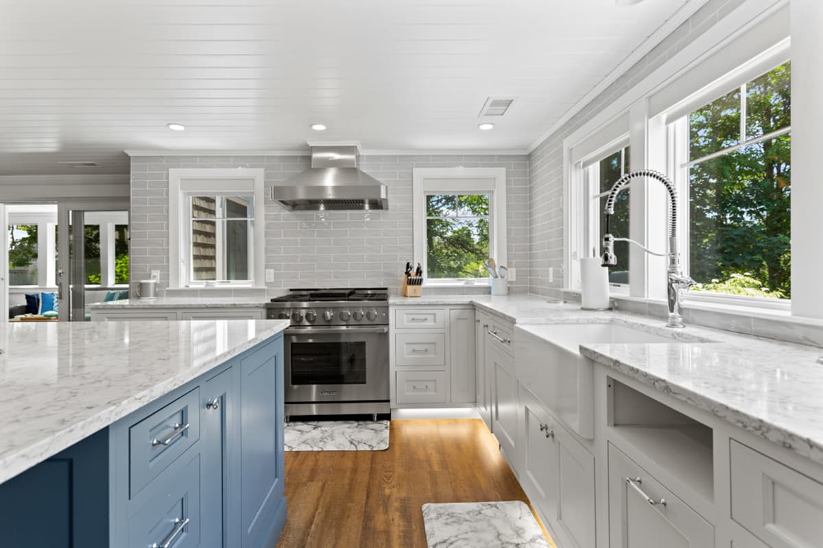 Meeting House - Image 8