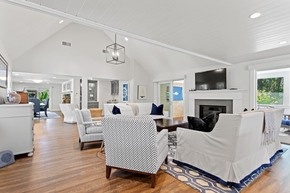 Meeting House - Image 4