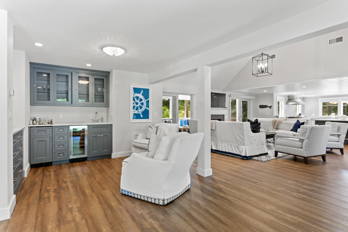 Meeting House - Image 13