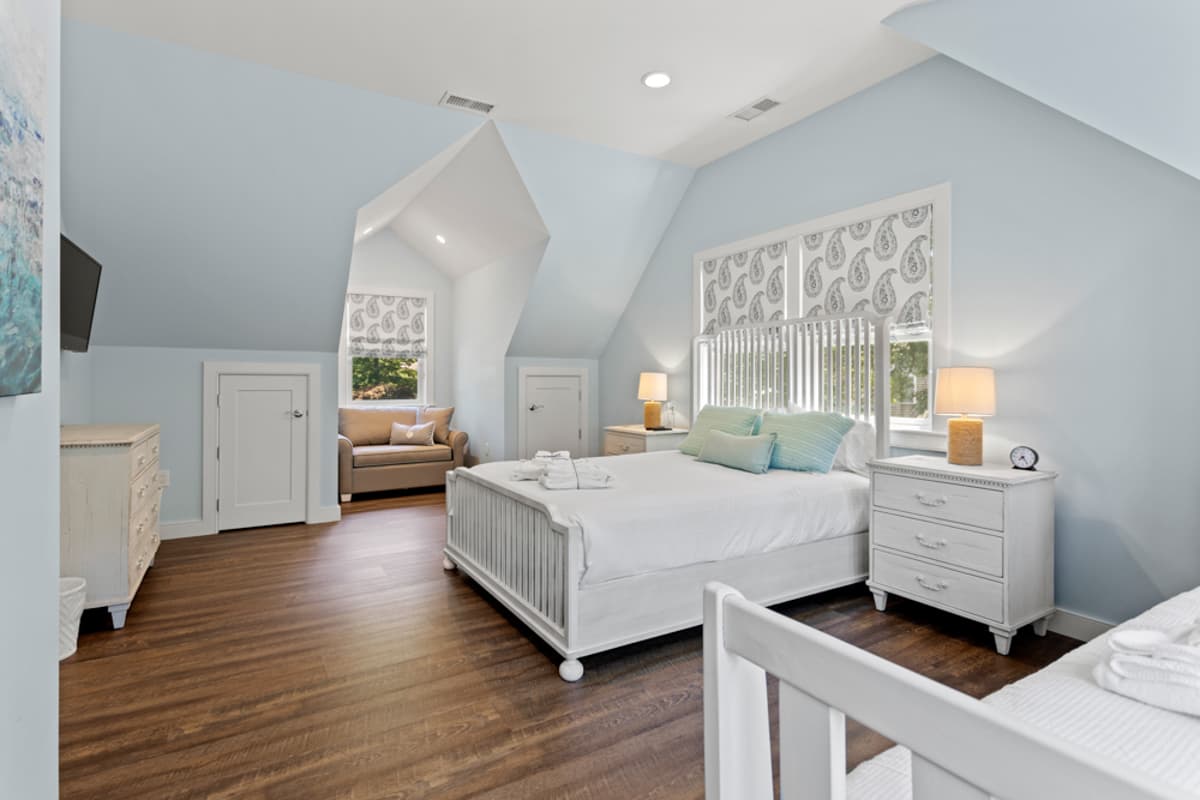 Meeting House - Image 22