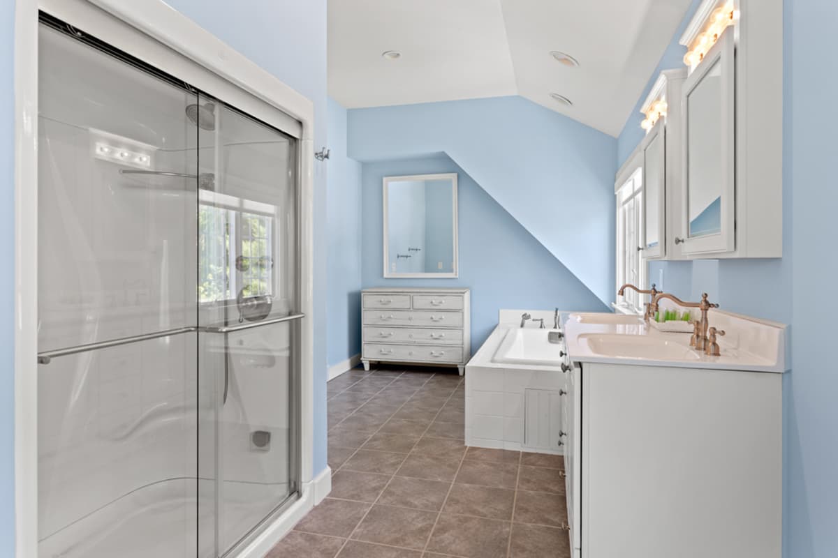 Meeting House - Image 30