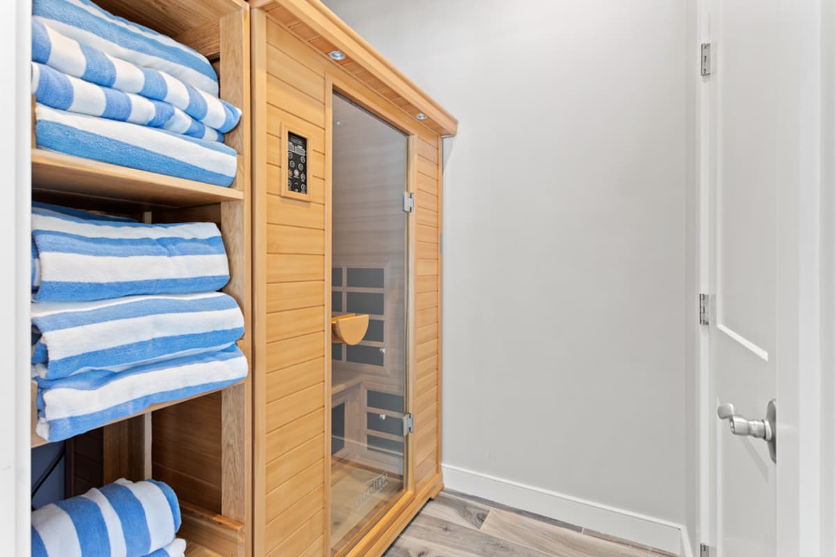 Meeting House - Image 40