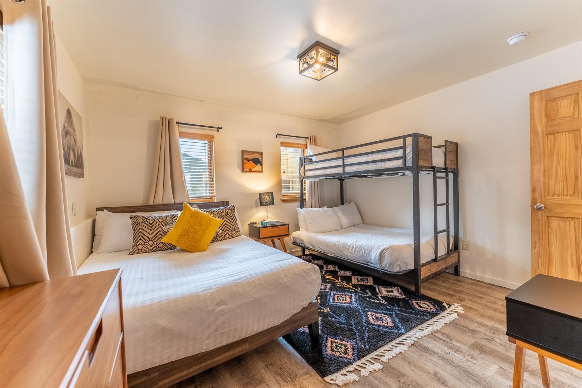 Rasor Court House - Image 31