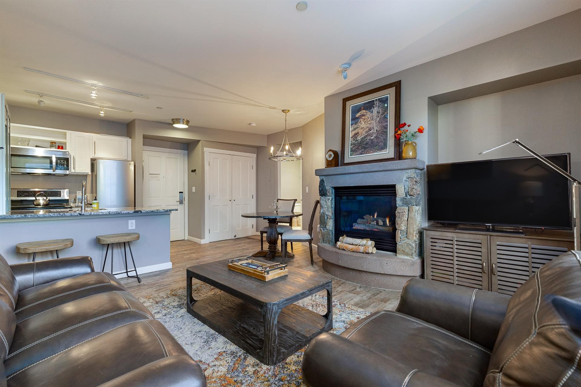 Bear Residence - Image 10