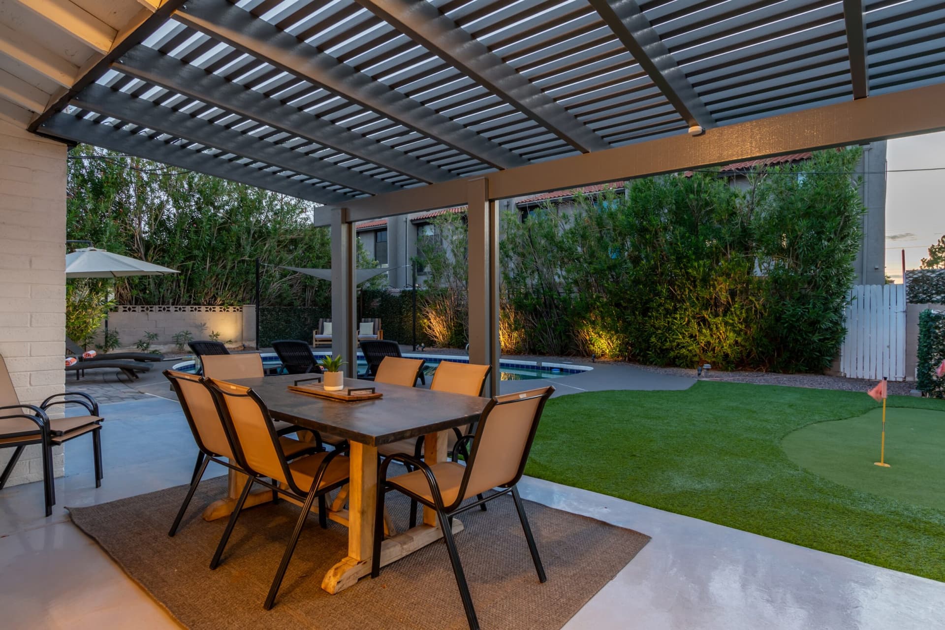 Ochenta Modern Poolhouse - Image 31