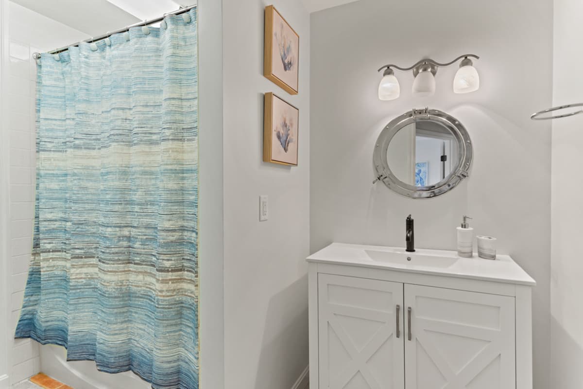 Cove Crest House - Image 39