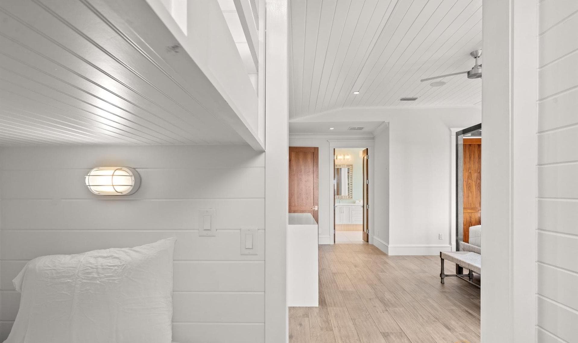 Life Aquatic Villa - Image 77