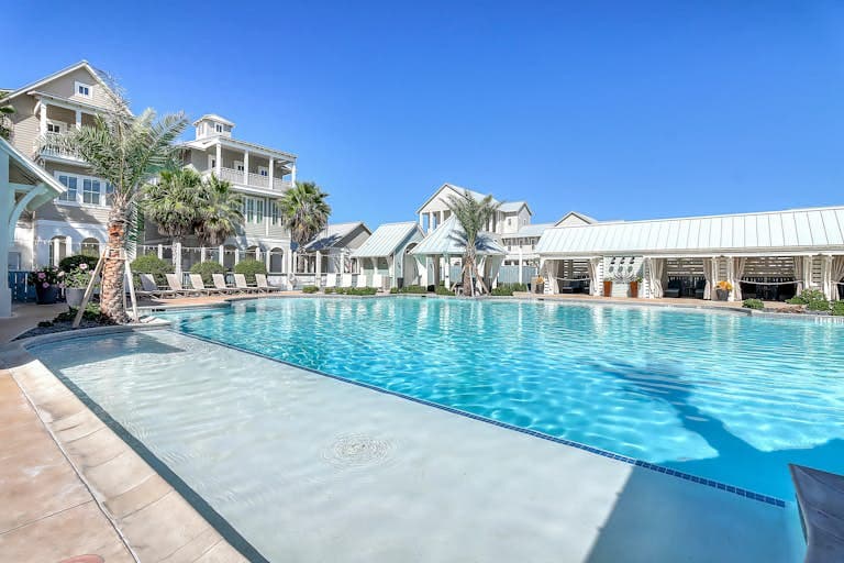 Commodore’s Hideout - Image 46