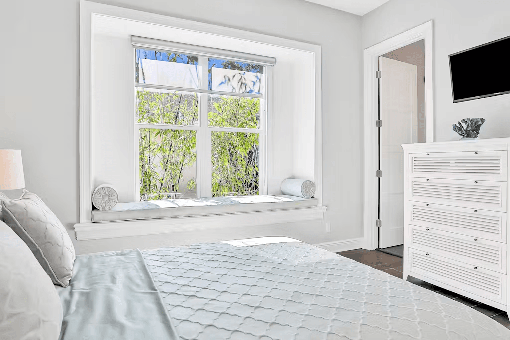 Island Estate Waterfront Villa - Image 22