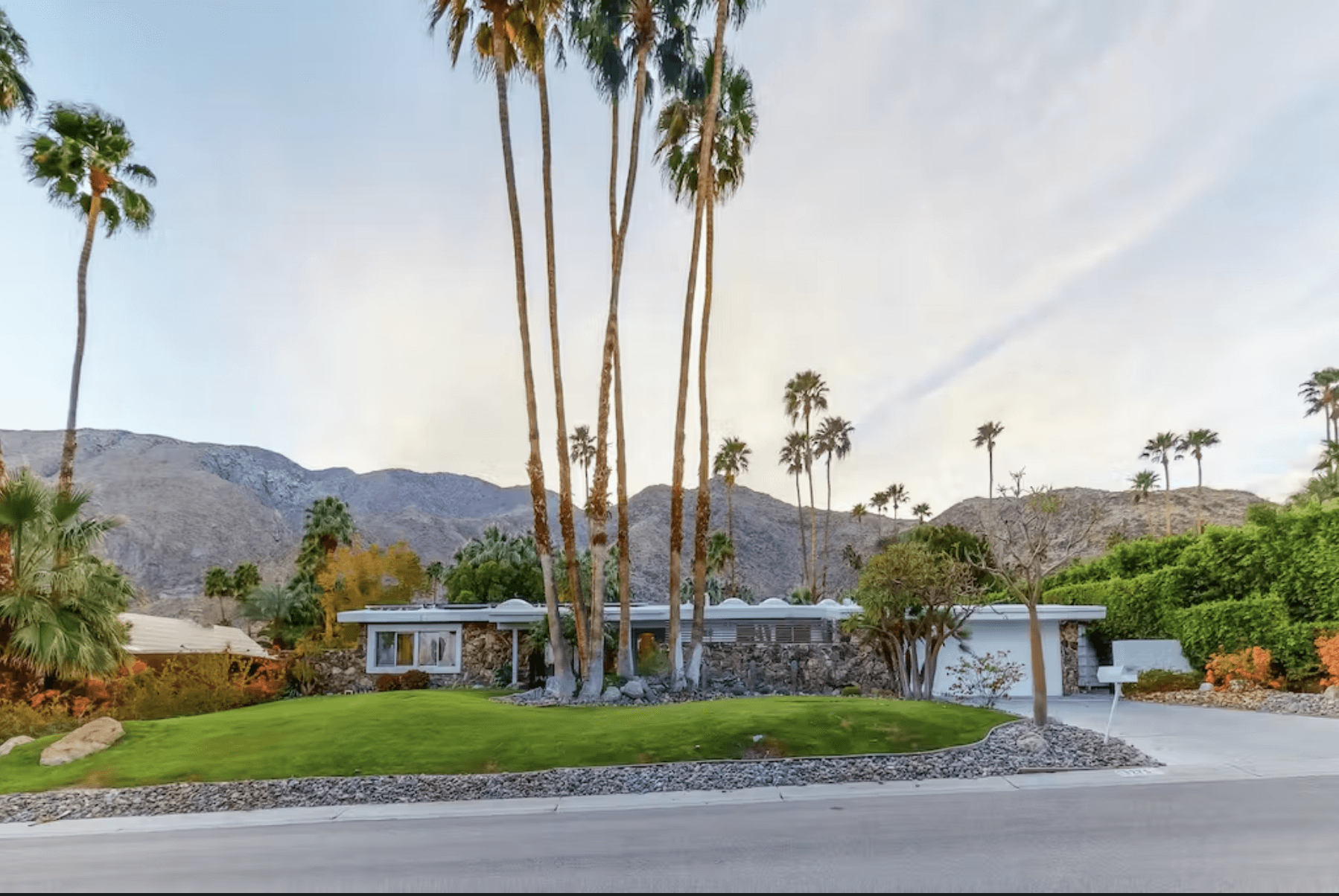 Palm Springs Style House - Image 42