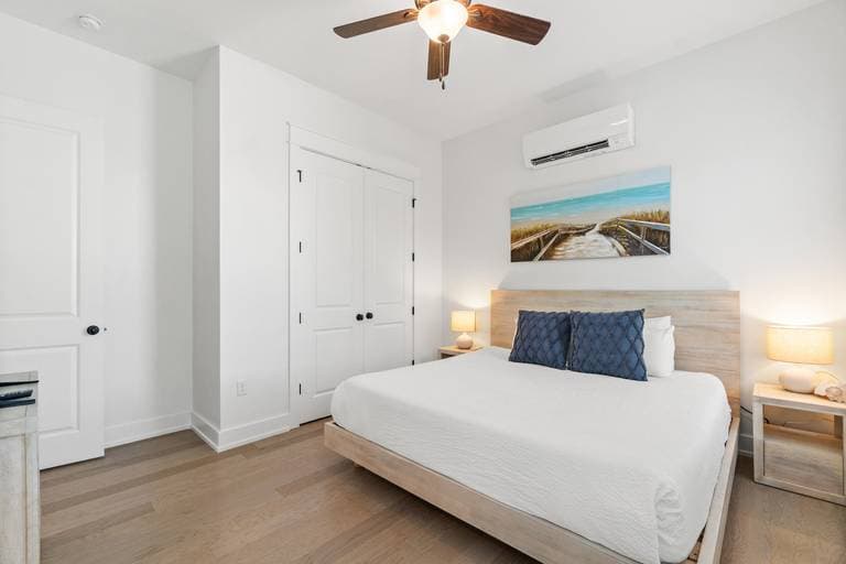 Charming Blue Haven - Image 15