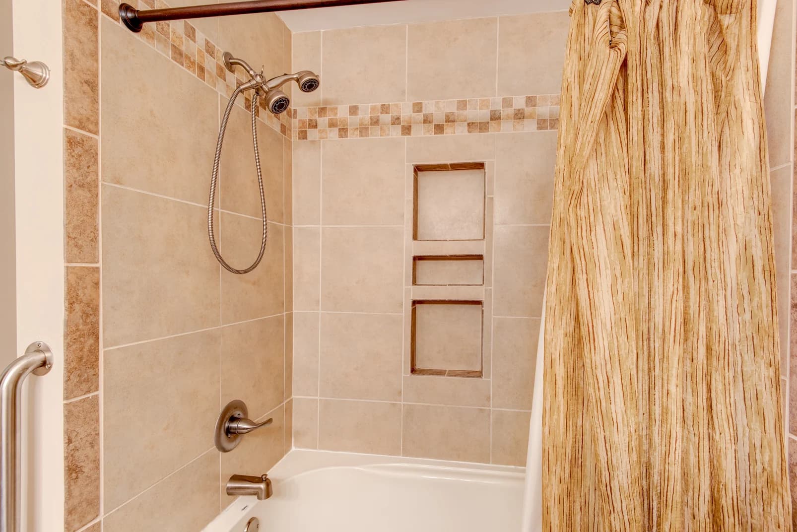 Paws a While - Image 39