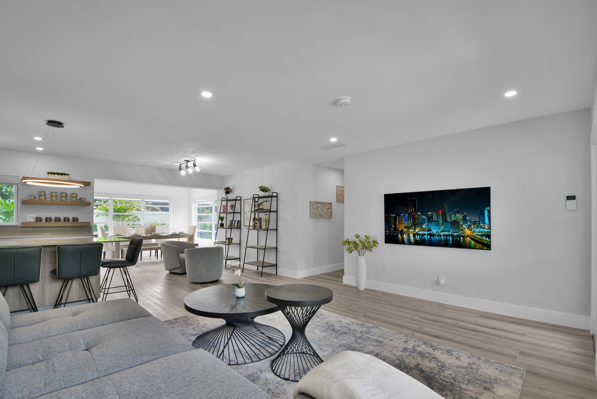 Bluebird House - Image 8