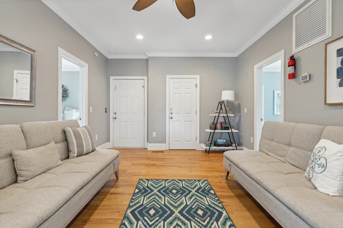 Cameron Palms - Image 15