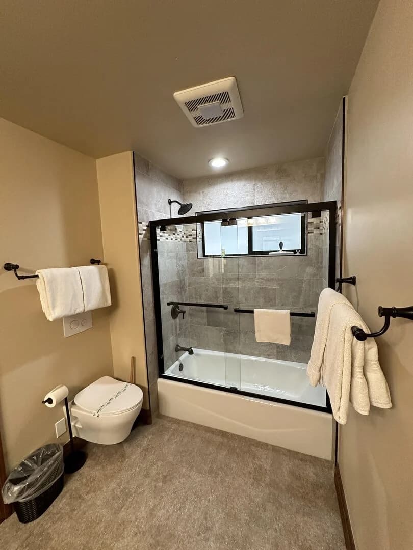 Lariat House - Image 27