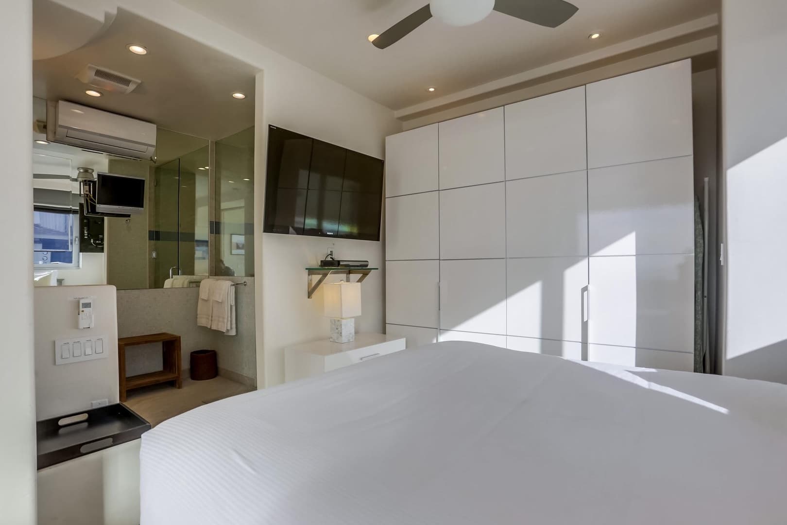 Liquid Blue Home - Image 14