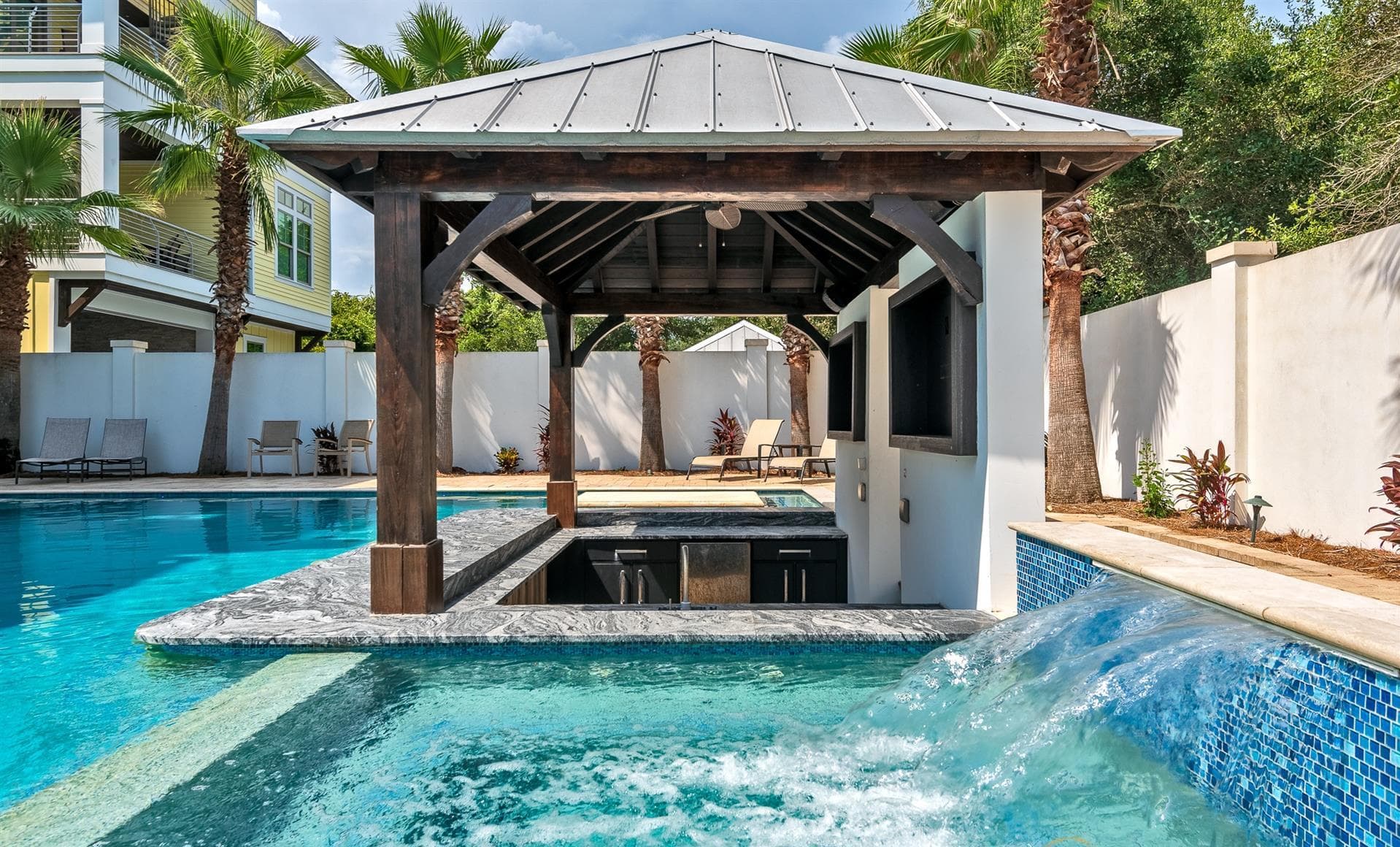 Life Aquatic Villa - Image 22