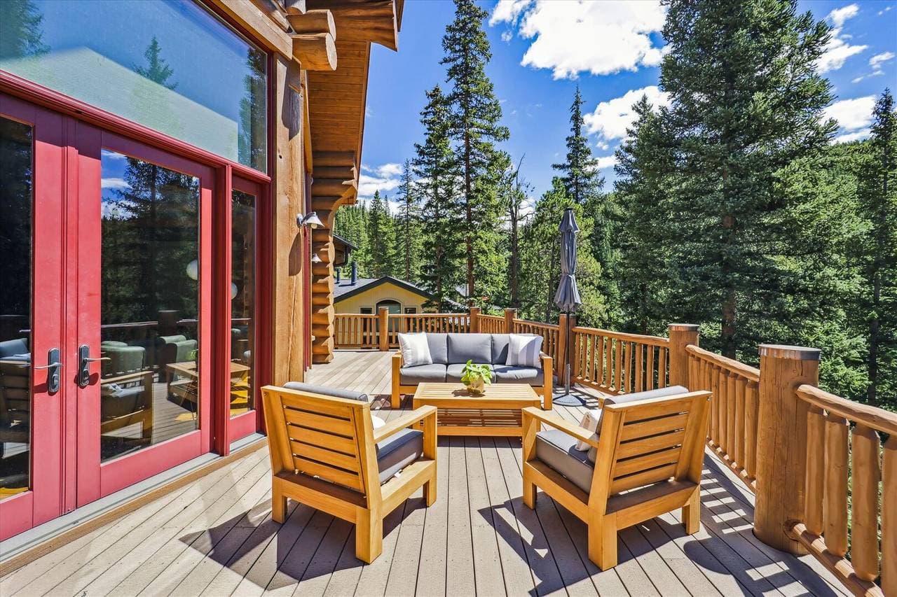 Goldenview Lodge - Image 13