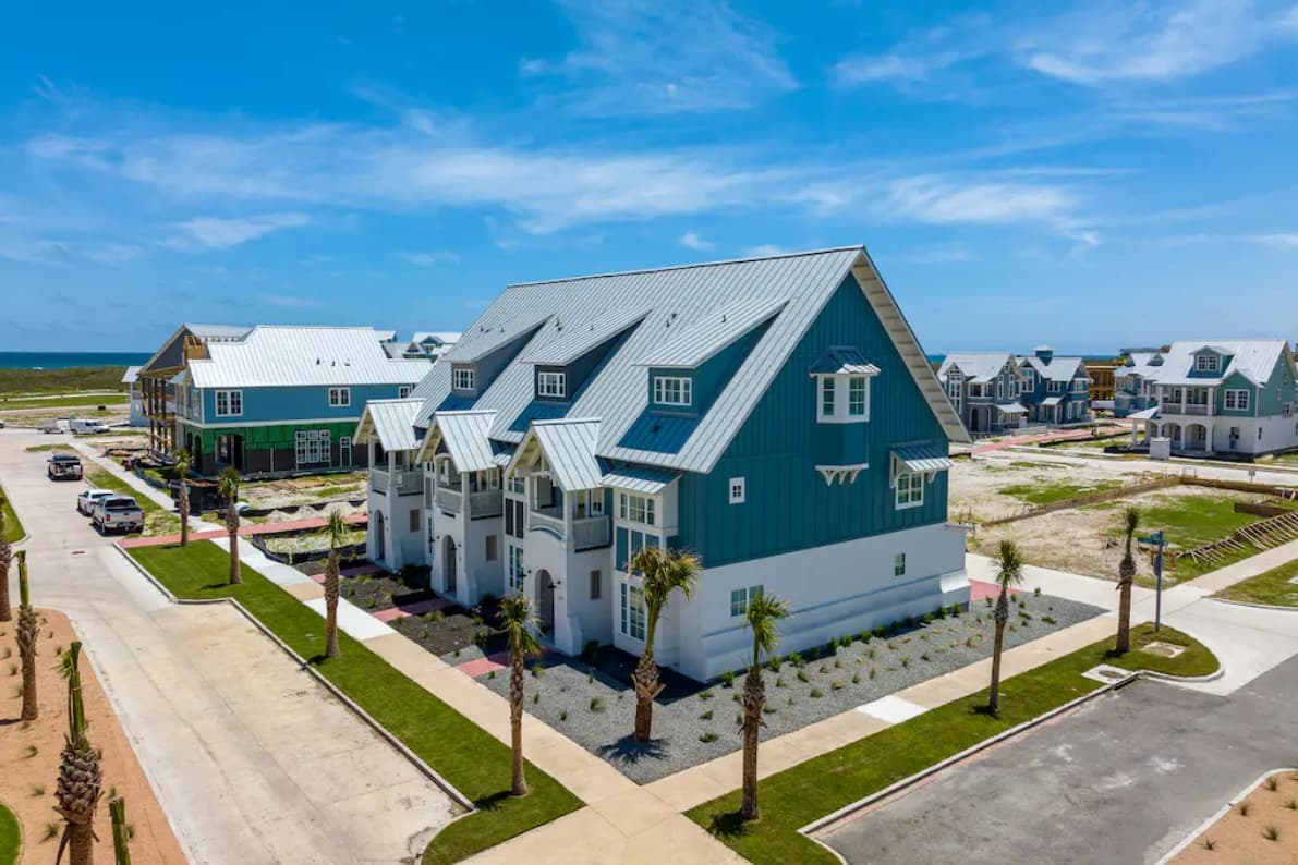 Coastal Charm House - Image 21