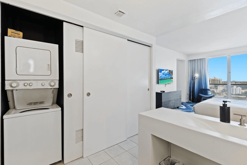 Skyline #1104 - Image 13