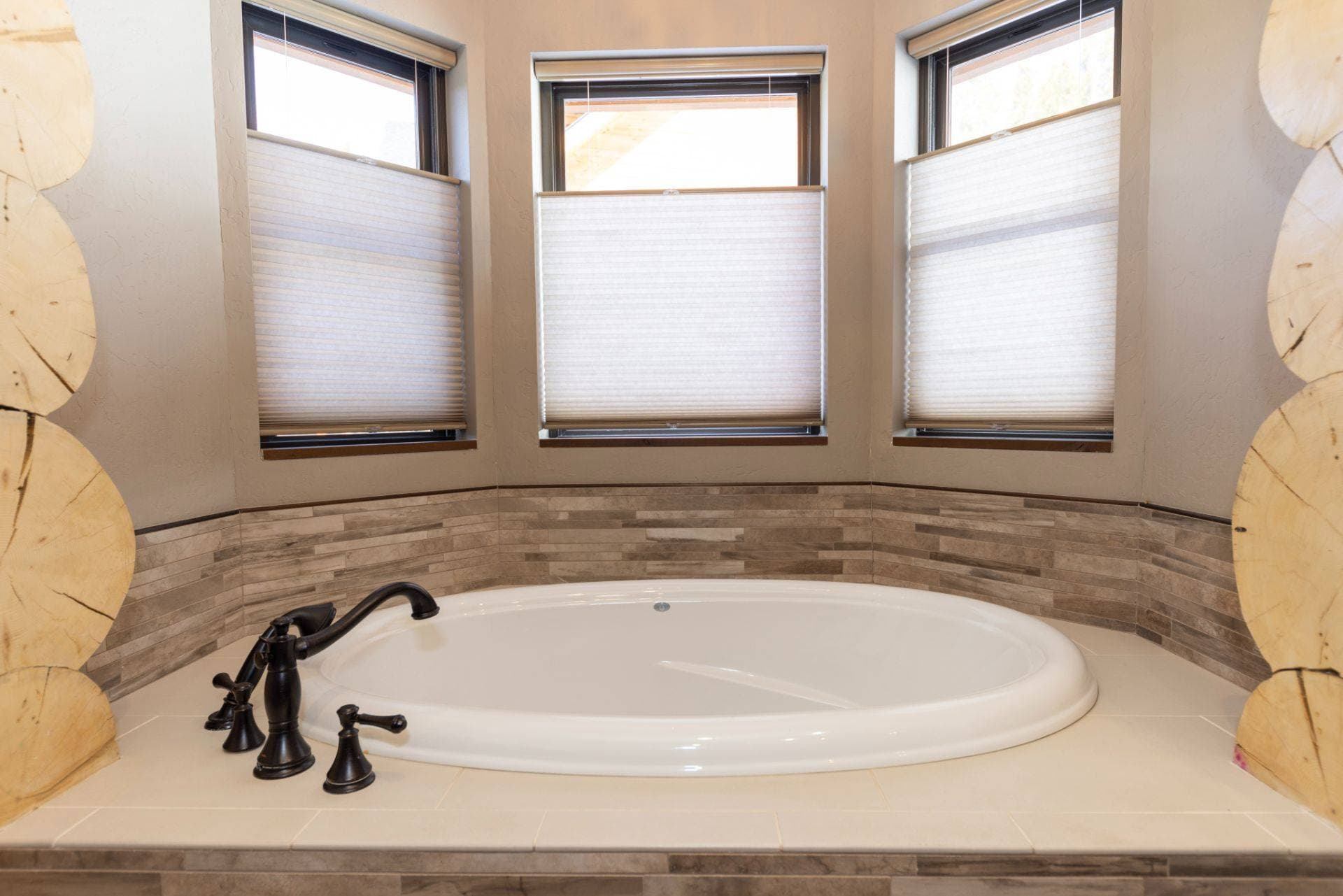 Pine Ridge Cabin - Image 21