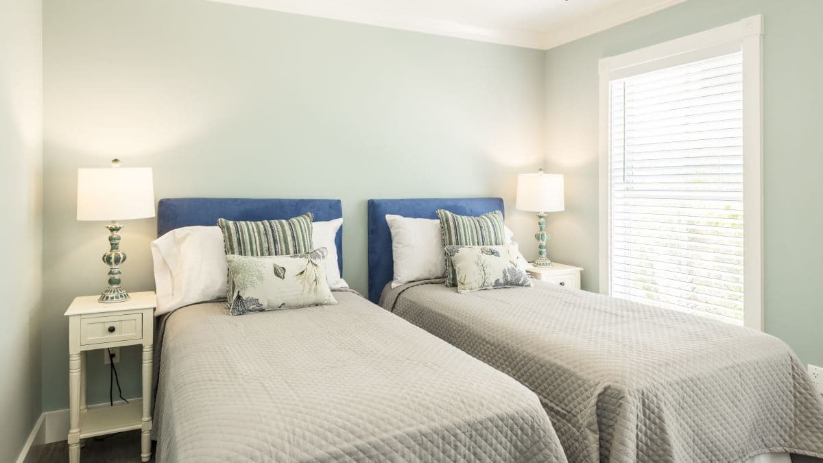 Upper Bayview North - Image 27