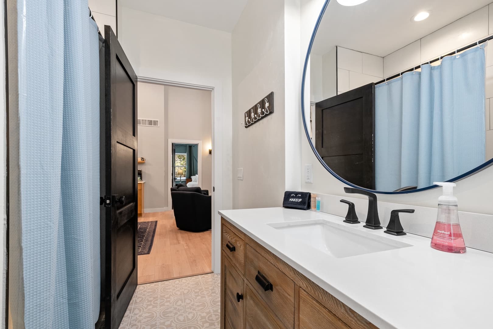 Point Beach Cottage - Image 16