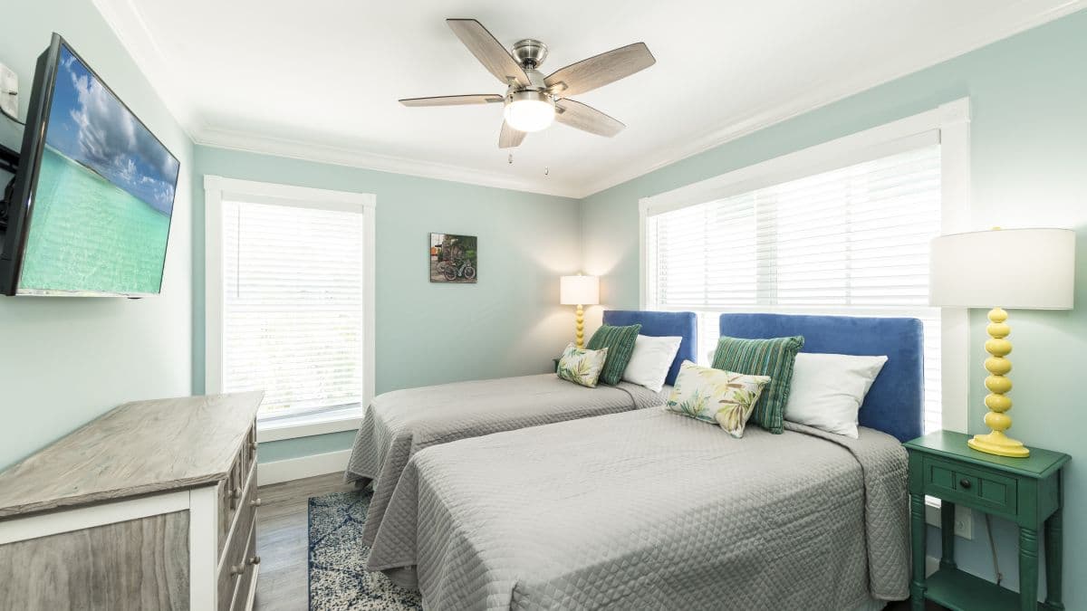 Upper Sunset North - Image 13