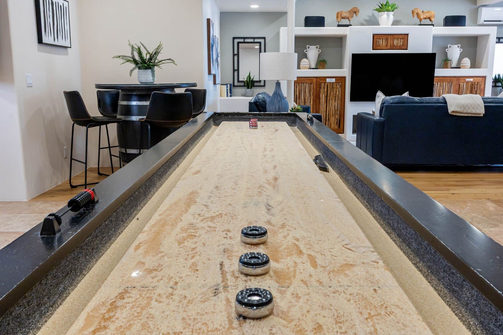 West Chateau - Image 47