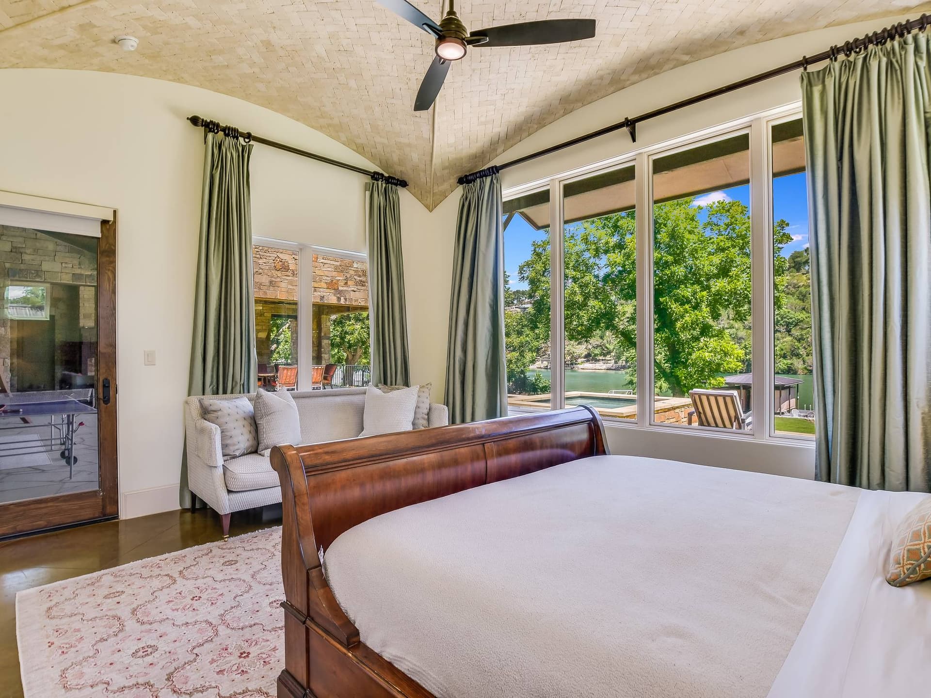 Elite on Lake Austin - Image 15